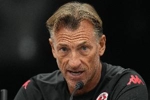 勒纳尔执教世界杯8战6败，但上届世界杯爆冷击败阿根廷