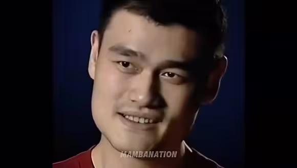 姚明此前曾言：纯粹作为一个球迷的话，我喜欢看科比打球